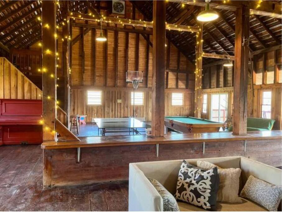 The Barn At Evermore: Riverfront Retreat W/Hot Tub Luray Buitenkant foto