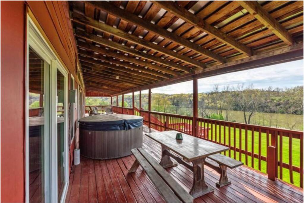 The Barn At Evermore: Riverfront Retreat W/Hot Tub Luray Buitenkant foto