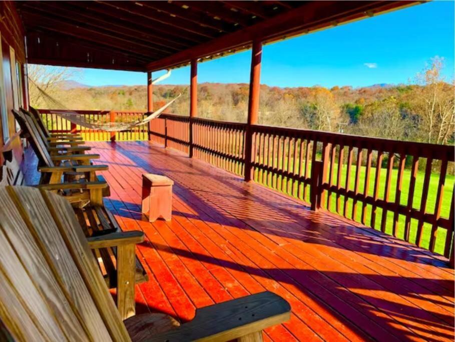 The Barn At Evermore: Riverfront Retreat W/Hot Tub Luray Buitenkant foto