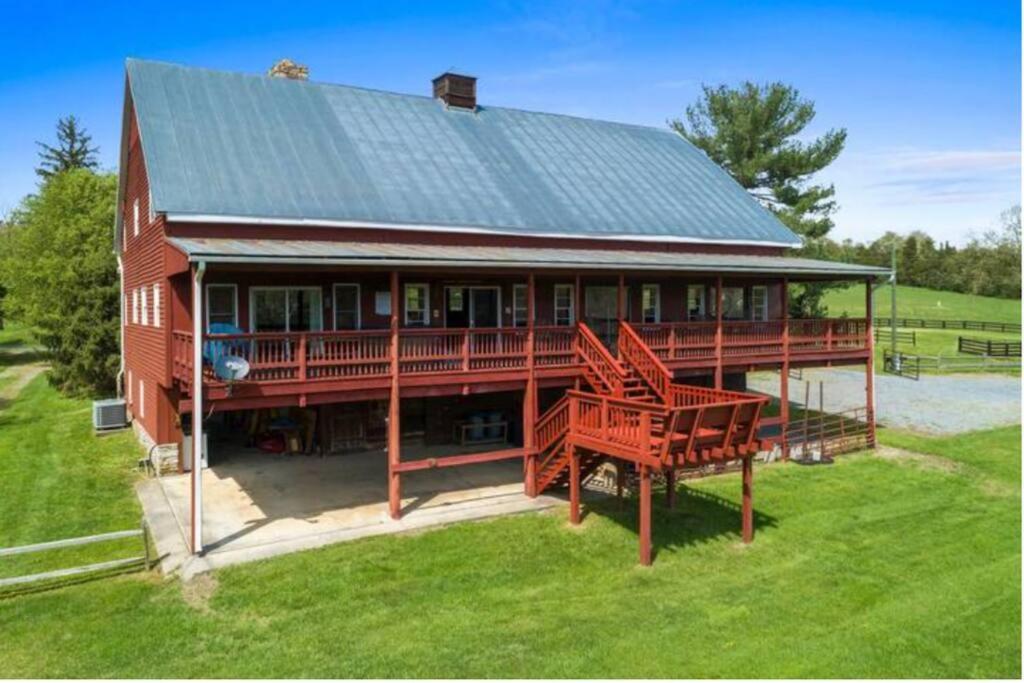 The Barn At Evermore: Riverfront Retreat W/Hot Tub Luray Buitenkant foto